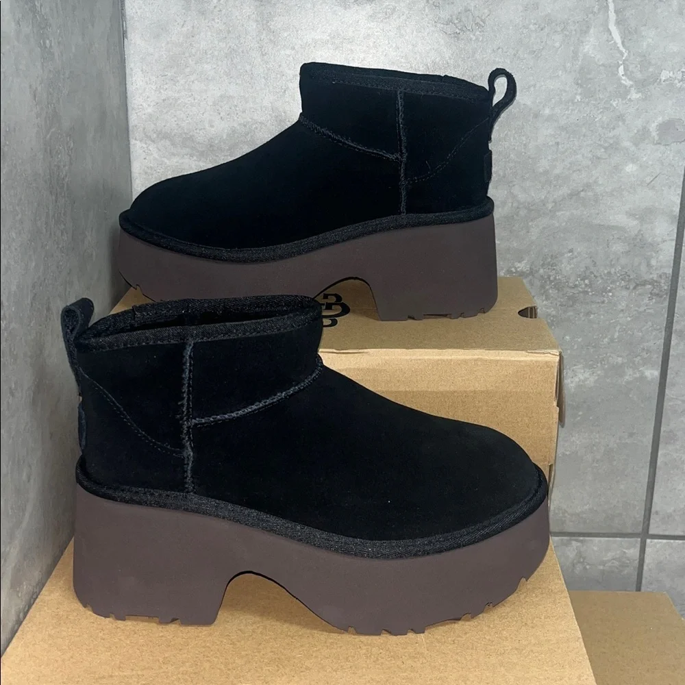 UGG CLASSIC ULTRA MINI NEW HEIGHTS - Picture 1 of 5